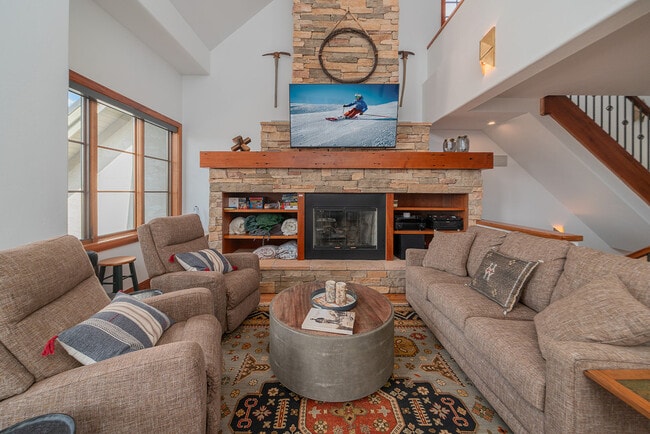 Building Photo - 100 Aspen Ridge Dr