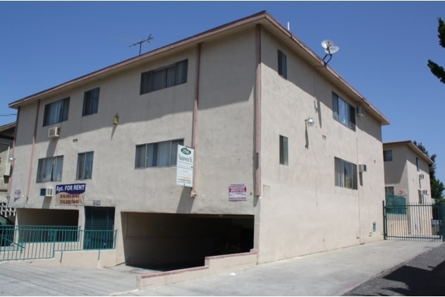 Building Photo - Royal Lee