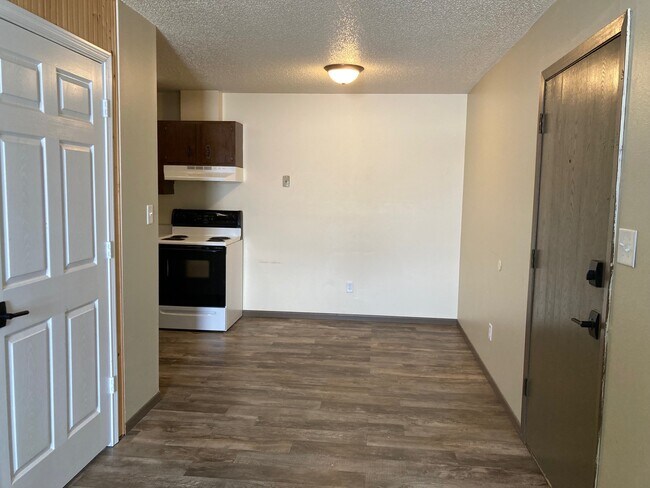 Building Photo - 107 Maple St