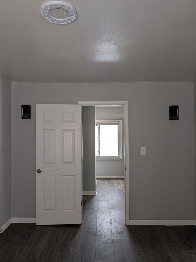 Foto del edificio - 19137 Norwood-4 BEDS & 2 BATHS FOR RENT!