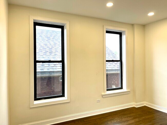 Building Photo - 3009 S Parnell Ave