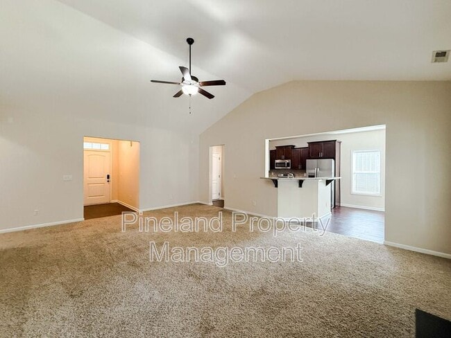 Building Photo - 728 Roanake Drive