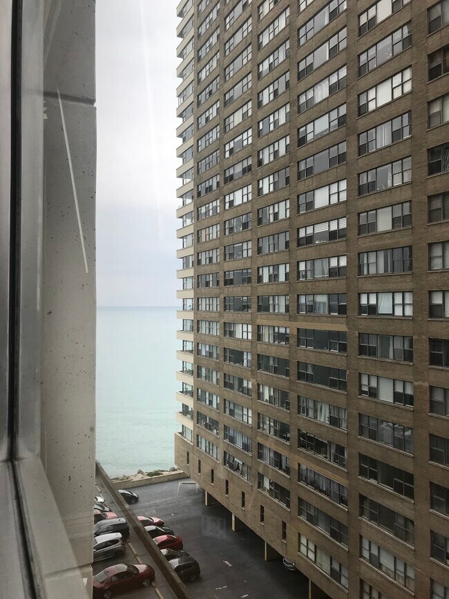 Foto del edificio - 6171 N Sheridan Rd