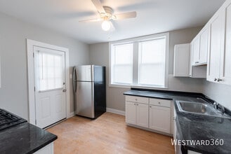 Building Photo - 4344 N Mozart St