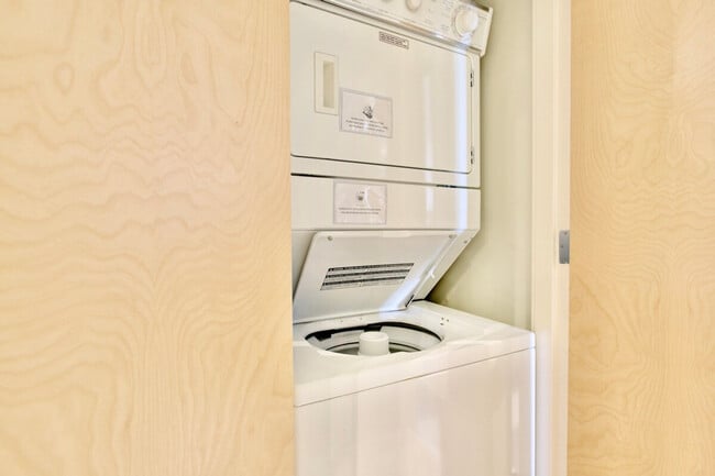 Photo du bâtiment - 1070 Richards St