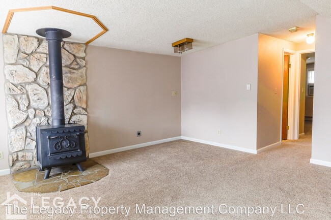 Building Photo - 4 br, 2 bath House - 1207 S. Washington