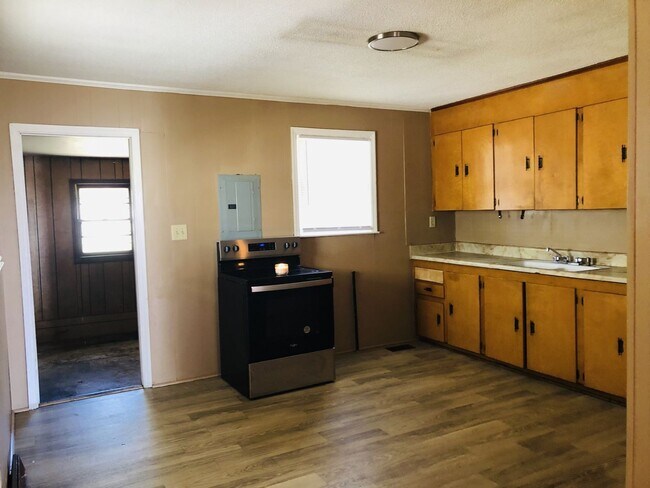 Foto del edificio - 3 Bedroom home |storage shed included |