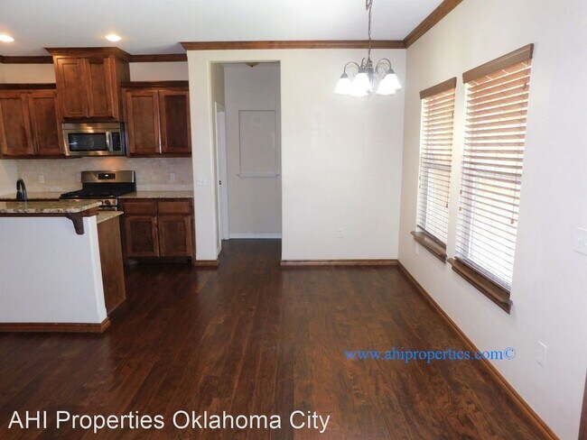 Building Photo - 4 br, 2.5 bath House - 19200 Grassmere Way