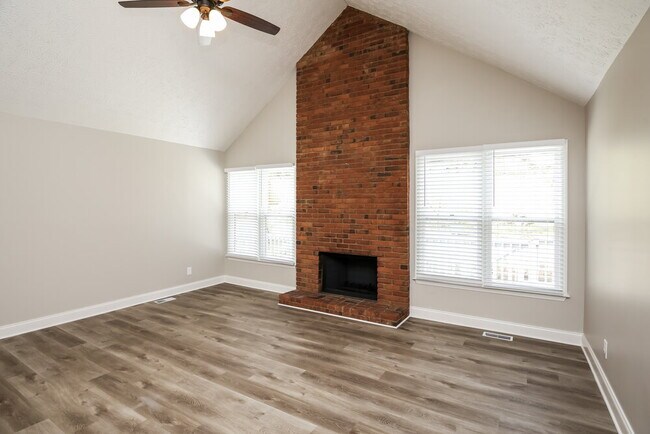 Foto del edificio - 1218 Raleigh Way NW