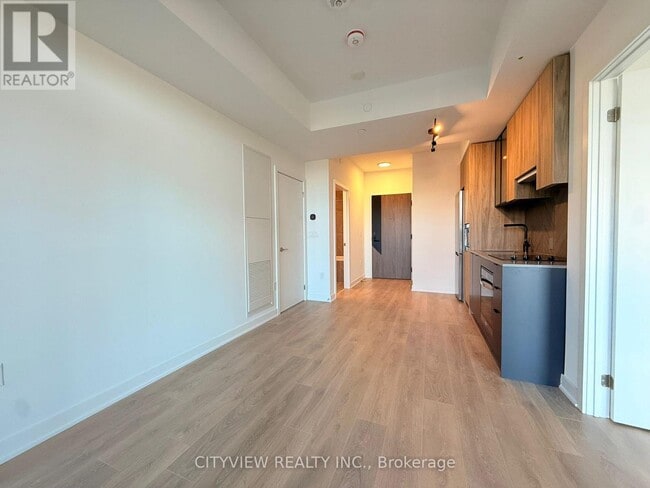 Building Photo - 1037 The Queensway