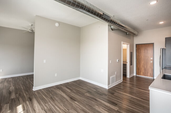 Building Photo - 450 SW 7th St