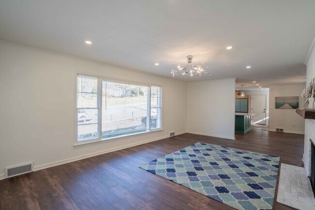 Foto del edificio - Newly remodeled! 3 bed/2bath!