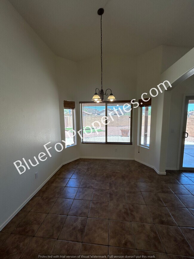 Foto del edificio - 7966 W School Hill Pl