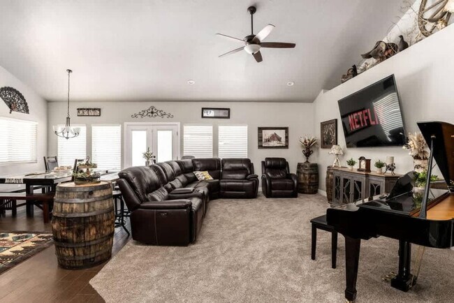 Building Photo - 358 S Wrangler Ct