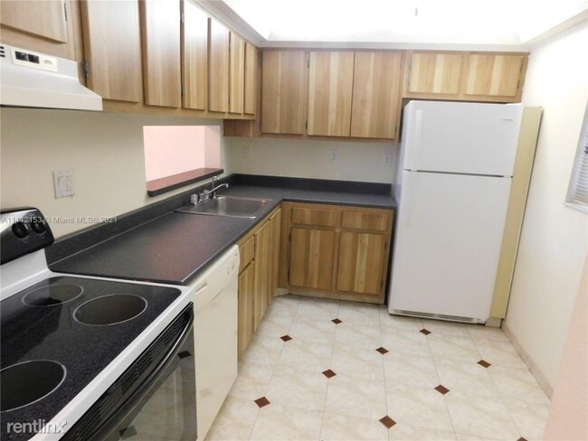 Building Photo - 8065 SW 107th Ave