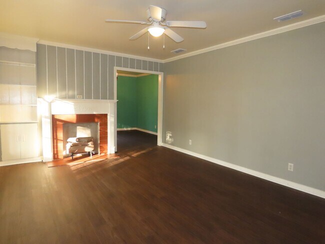 Building Photo - Unique 2 Bedroom, 2 Bath Home in Tyler!