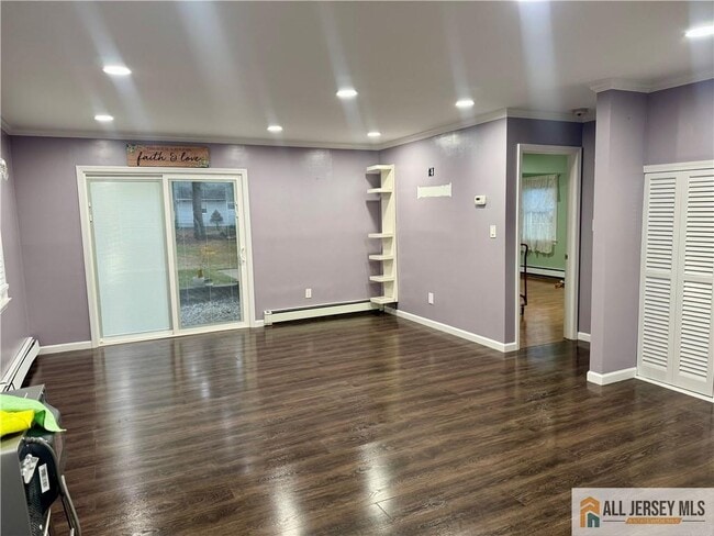 Building Photo - 39 Hillcrest Ave