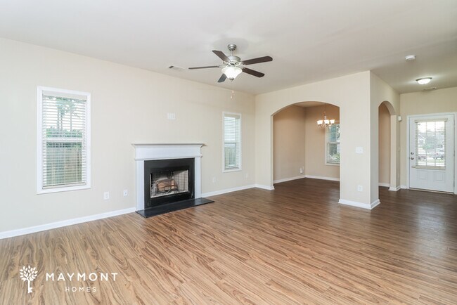 Foto del edificio - 705 Azalea Pt