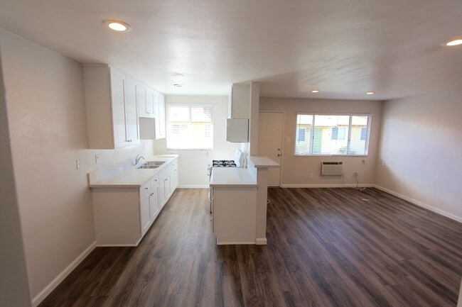 Building Photo - DON’T LIVE ABOVE OR BELOW ANYONE…NEWLY RENOVATED UNITS AND COMMUNITY.