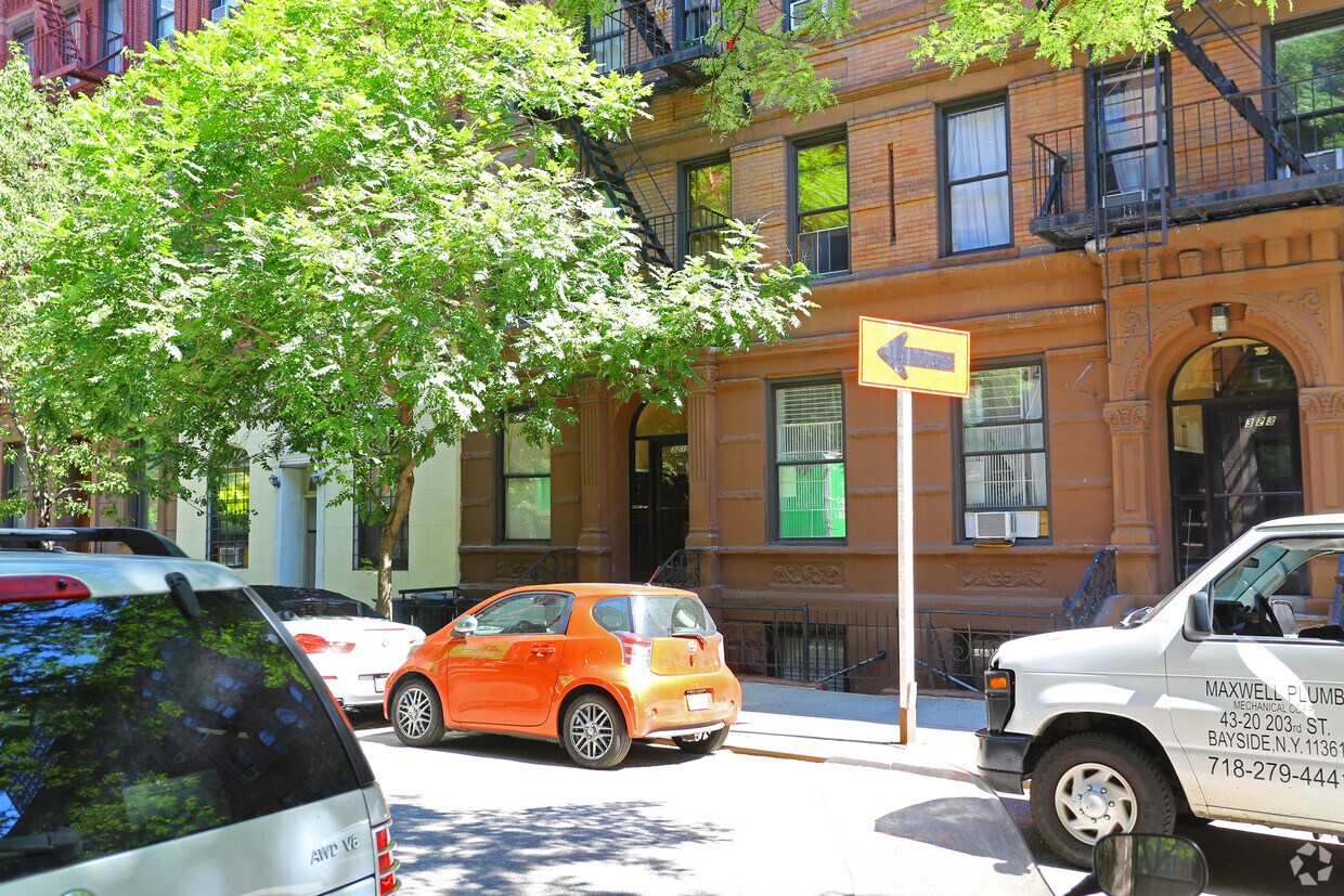 Building Photo - 321-323 E 93rd St