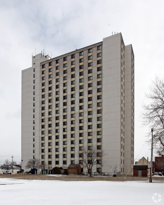Niagara Towers Apartments in Niagara Falls, NY