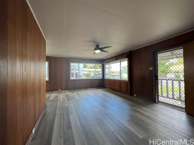 Foto del edificio - 87-127-127 Lopikane St