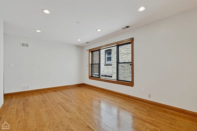 Foto del edificio - 4544 North Western Avenue Unit 2