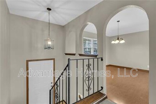 Building Photo - 15908 W Brougham Ct