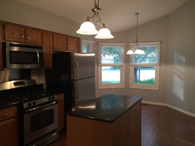 Foto del edificio - 859 N Auburn Woods Dr