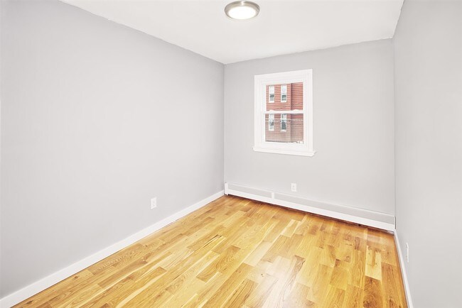 Foto del edificio - 232 Hancock Ave