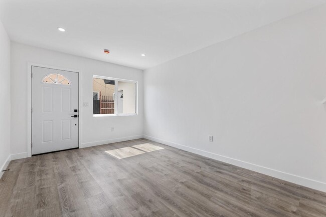 Photo - 1308 N Mulberry St Apartment