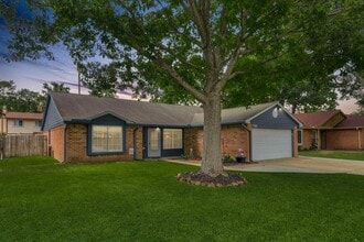 Building Photo - 7310 Echo Pines Dr