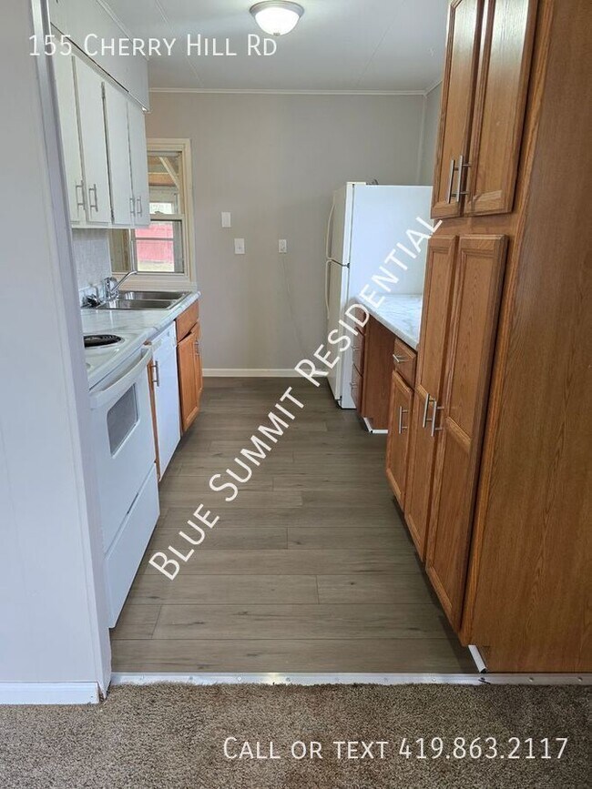 Building Photo - Charming 3-Bedroom Ranch with Detached Gar...