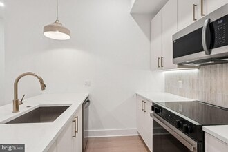 Building Photo - 30 W Allens Ln