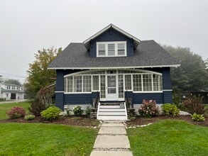 Building Photo - 13 Pressey Ct