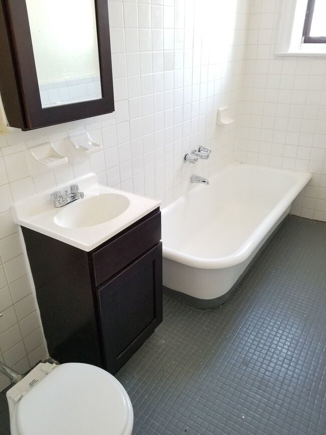 Foto del edificio - 256 E 37th St