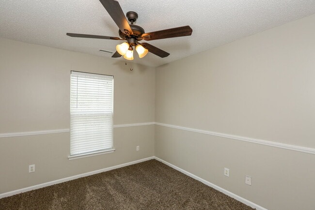 Building Photo - 8445 Angwin Pl
