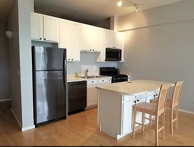 Building Photo - 3944 N Claremont Ave