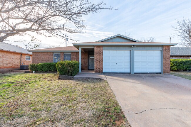 Building Photo - 5725 Quail Run St