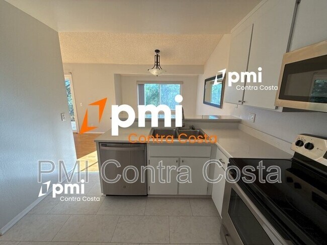 Building Photo - 4894 Starflower Dr