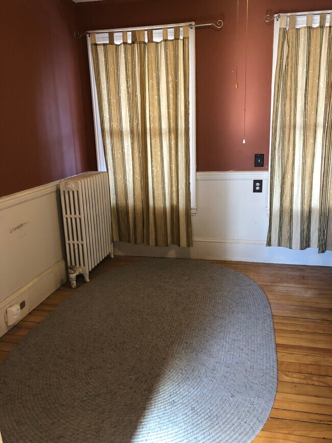 Dining room - 8 Whiting St