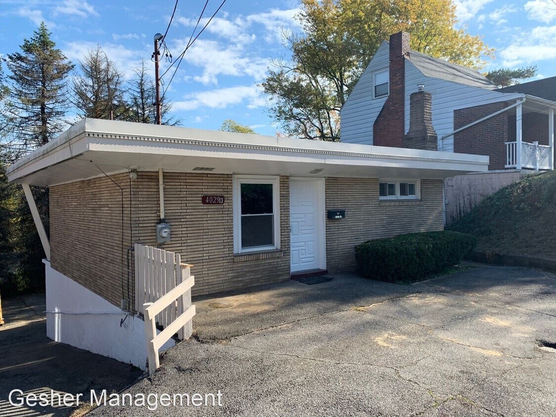 Primary Photo - 2 br, 1 bath House - 4029 B Dowling Ave