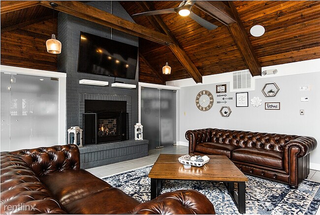 Foto del edificio - 7124 Chadwood Ln