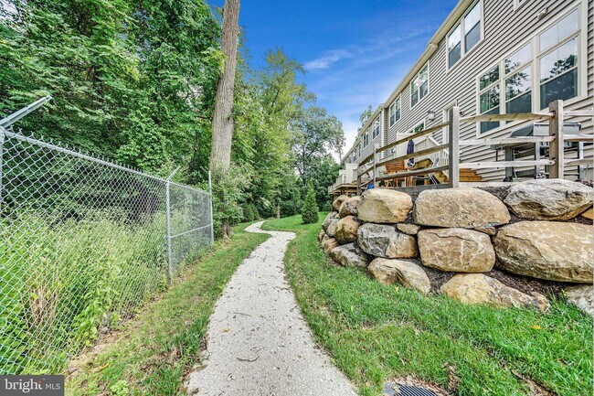 Building Photo - 26 Treyburn Dr