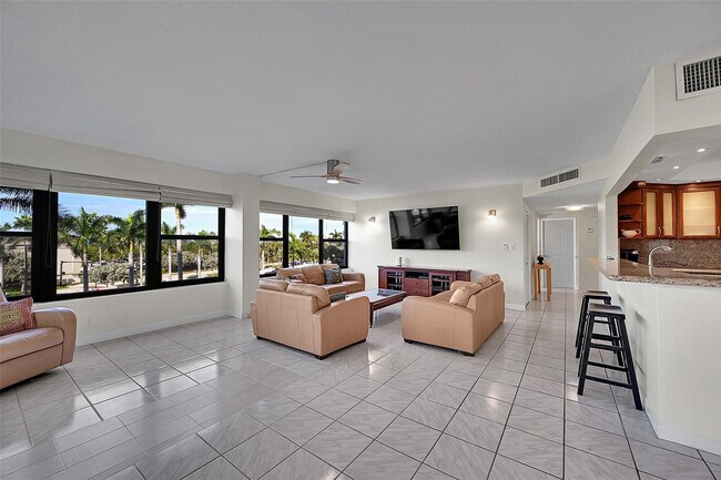 Building Photo - 3800 Galt Ocean Dr