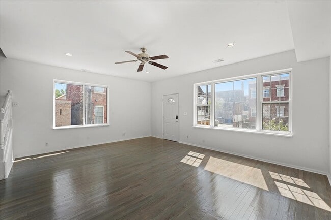 Building Photo - 1156 W 19th Pl
