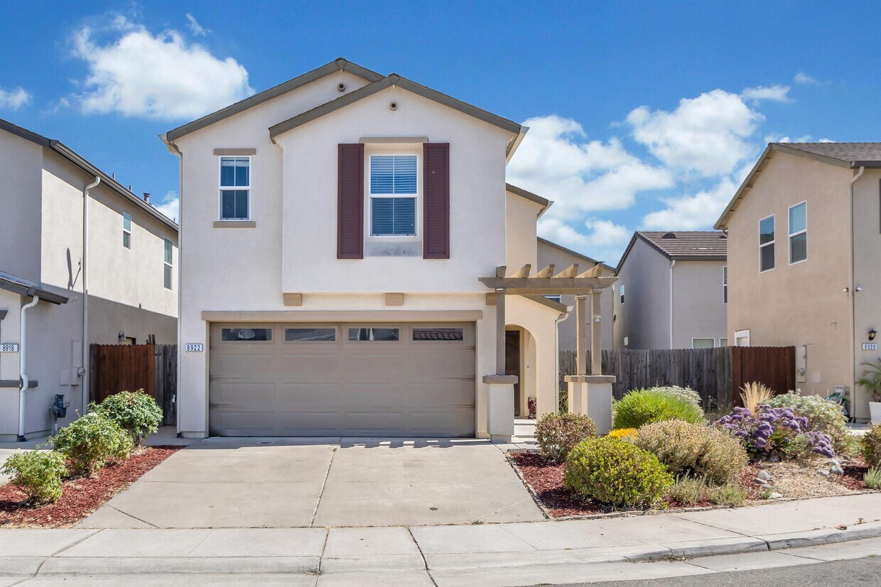 Primary Photo - 8922 Great Rock Cir