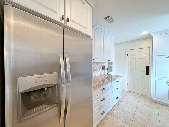 Building Photo - 3 Bedroom house in Tara Subdivision near T...