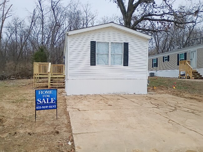 Building Photo - 94 Deerwood Park