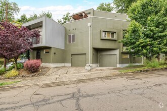Building Photo - 941 N Cook St